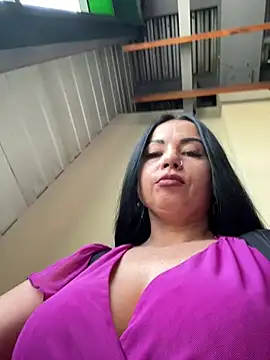 CrazzyChicks online show from May 28, 5:27 am