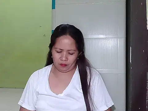 Snapshot of sweetlady_pinay chatting on October 7, 12:46 pm sweetlady pinay online show from October 7, 12:46 pm