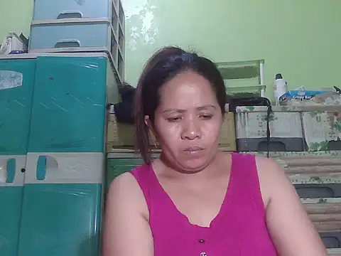 Snapshot of sweetlady_pinay chatting on April 5, 11:29 am sweetlady pinay online show from April 5, 11:29 am