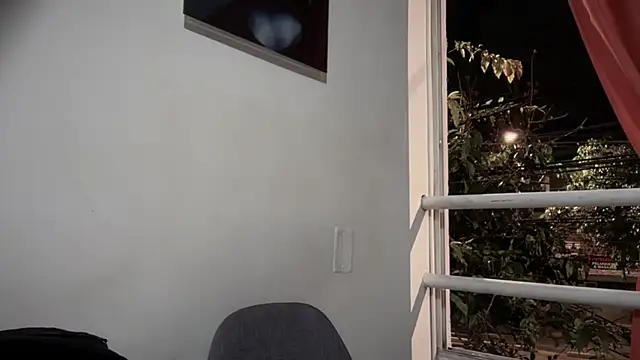 romeolovedark online show from October 22, 7:52 am