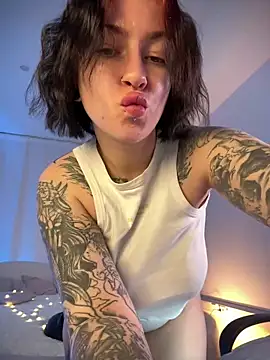 Snapshot of IvyHoney chatting on January 12, 10:34 am IvyHoney online show from January 12, 10:34 am