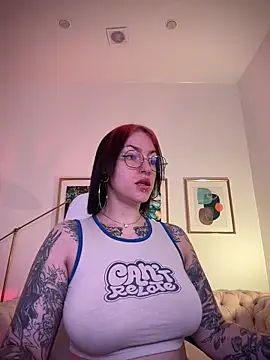 Snapshot of IvyHoney chatting on January 17, 6:47 am IvyHoney online show from January 17, 6:47 am