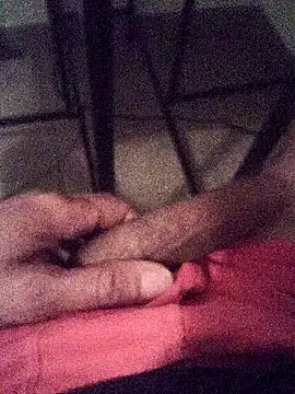 Snapshot of Invisiblesqz chatting on January 18, 12:47 am Invisiblesqz online show from January 18, 12:47 am