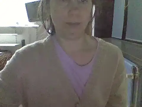 Moi Lina online show from November 18, 1:00 am