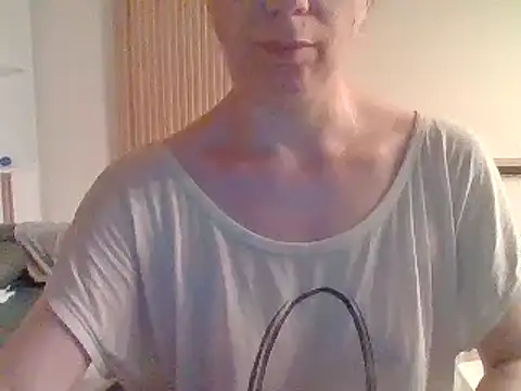 Moi Lina online show from August 4, 10:23 pm