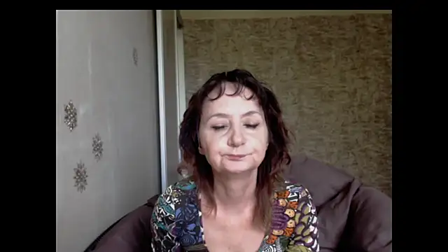 AnnieEltgant online show from June 2, 7:32 am