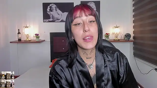 Mariana Joness online show from December 6, 8:26 am