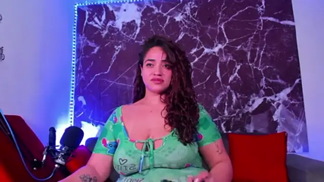 Snapshot of HannaMiills@xh chatting on February 21, 1:12 pm HannaMiillsxh online show from February 21, 1:12 pm