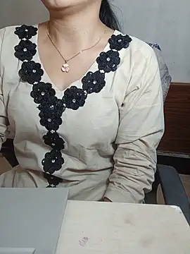 Snapshot of Chanchal--Navya chatting on June 20, 6:11 pm Chanchal--Navya online show from June 20, 6:11 pm