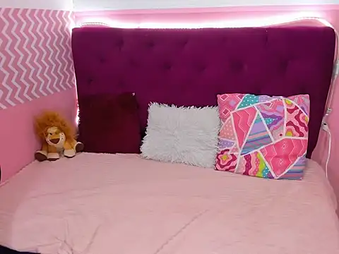 GiannaGoddes online show from January 8, 3:40 am