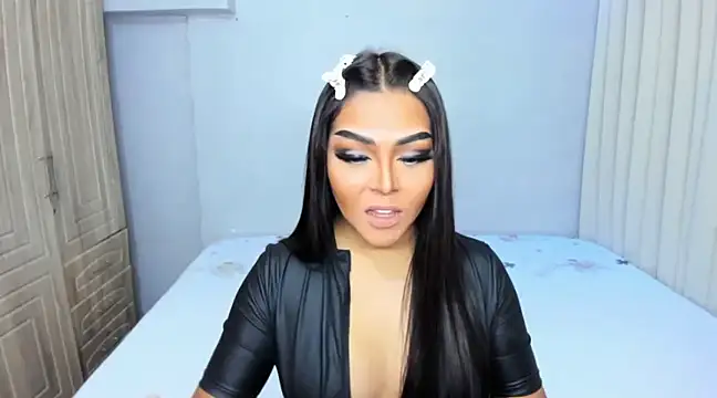 Snapshot of shantal_r0mance chatting on February 6, 1:49 am shantal r0mance online show from February 6, 1:49 am
