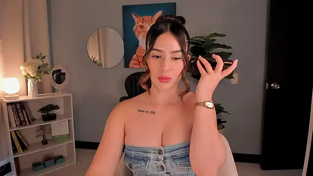 LiaPearce online show from December 19, 2:24 pm