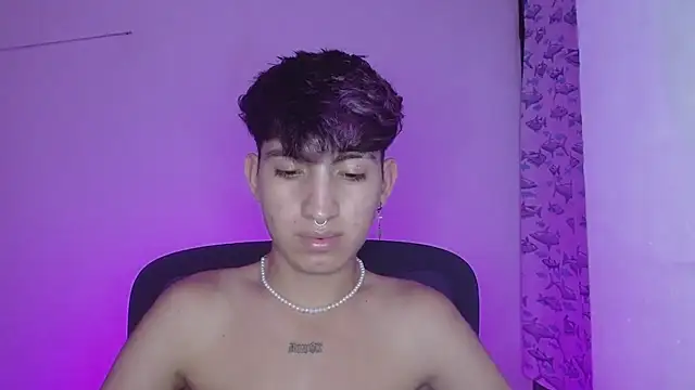 littlextreme online show from February 18, 4:26 am