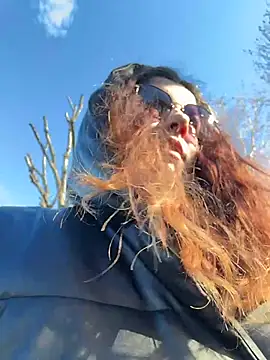 DaisyVibesss online show from February 20, 10:05 am