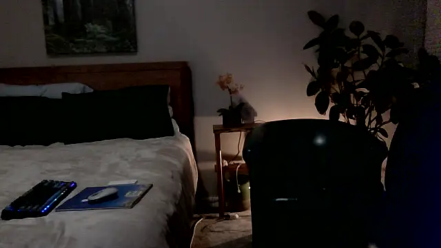 StrongMuscularAndHuge online show from April 16, 8:59 am