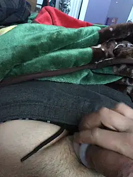 Snapshot of Hugetings chatting on January 12, 4:50 pm Hugetings online show from January 12, 4:50 pm