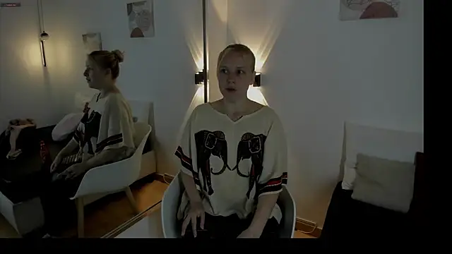 EmilySumer online show from March 29, 8:42 pm