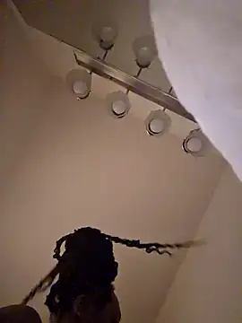 Snapshot of StallionMilf chatting on October 30, 4:41 pm StallionMilf online show from October 30, 4:41 pm