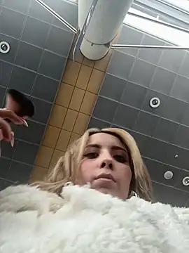 Snapshot of ValeriaHot69 chatting on December 17, 2:01 pm ValeriaHot69 online show from December 17, 2:01 pm