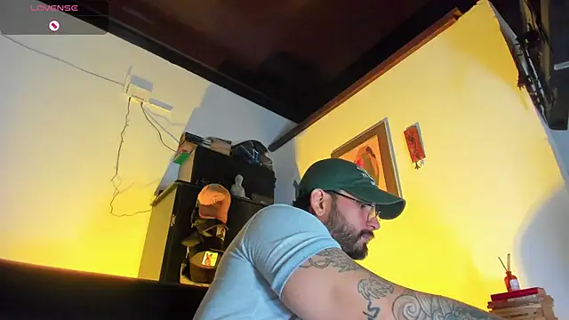 CamiloGray  online show from November 14, 1:54 pm