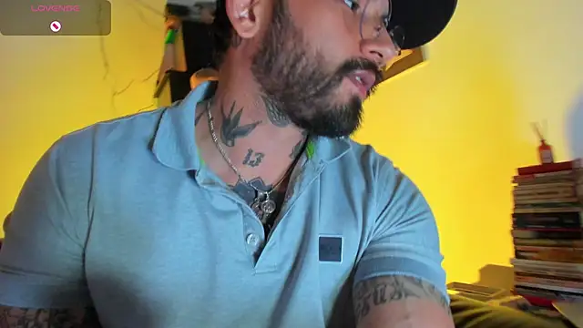 CamiloGray  online show from November 18, 2:43 pm