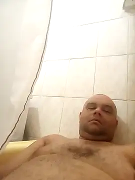 Snapshot of xanderr80_80 chatting on January 1, 4:39 am xanderr80 80 online show from January 1, 4:39 am