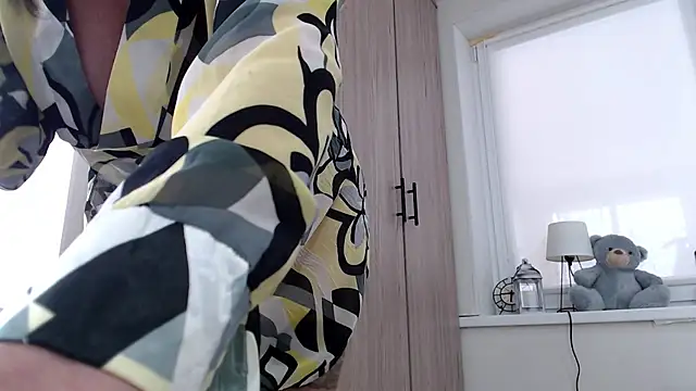 Snapshot of increible_della chatting on February 24, 7:06 am increible della online show from February 24, 7:06 am