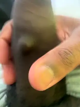 Snapshot of waakenda chatting on December 5, 1:52 pm waakenda online show from December 5, 1:52 pm