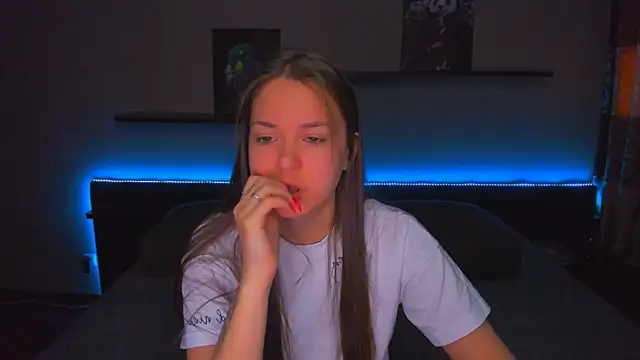 AlexaBarkley online show from March 27, 1:00 am