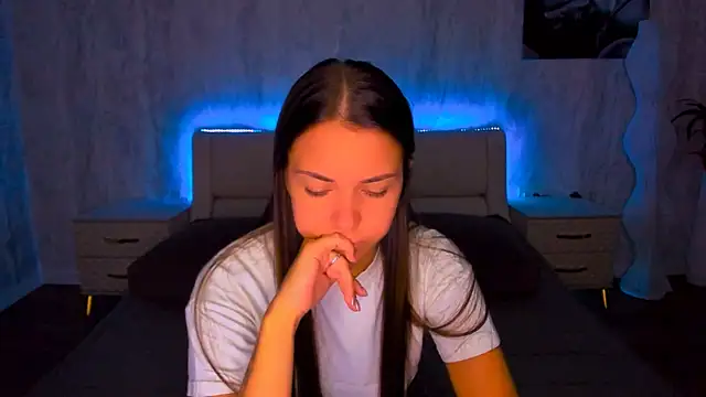 Snapshot of AlexaBarkley chatting on July 14, 12:13 am AlexaBarkley online show from July 14, 12:13 am