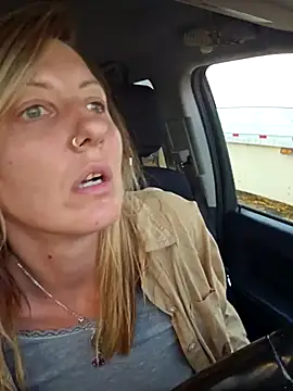 SheIsSomething online show from December 15, 12:15 am