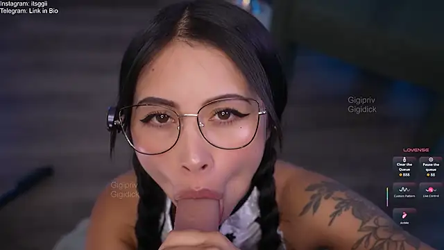 Gigi ohlala online show from January 31, 8:18 pm