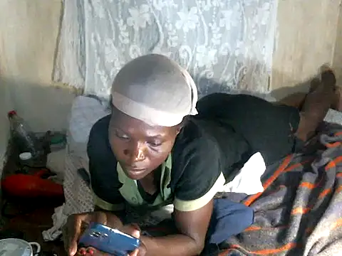 cute-shamza online show from December 19, 6:09 am