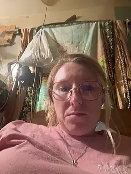 Snapshot of stormyybabe chatting on July 18, 8:29 am stormyybabe online show from July 18, 8:29 am