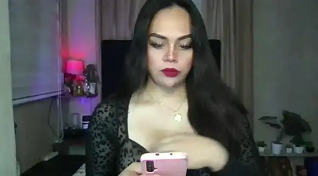 Snapshot of _MissKhimberlyXxx_ chatting on January 24, 12:20 pm MissKhimberlyXxx online show from January 24, 12:20 pm