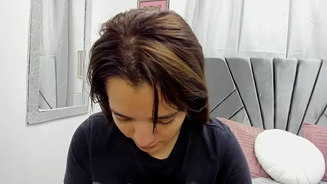 Snapshot of Gretten_wright chatting on February 6, 12:05 pm Gretten wright online show from February 6, 12:05 pm
