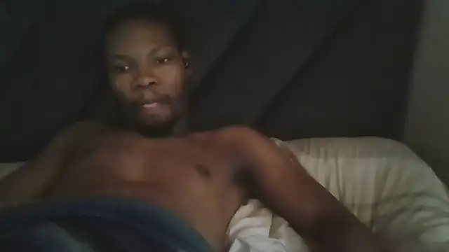 Snapshot of Malibongwe17 chatting on December 19, 11:06 am Malibongwe17 online show from December 19, 11:06 am