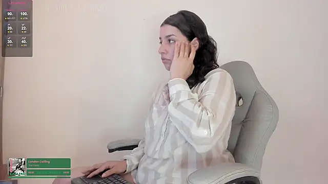 carmesix online show from December 15, 7:18 pm