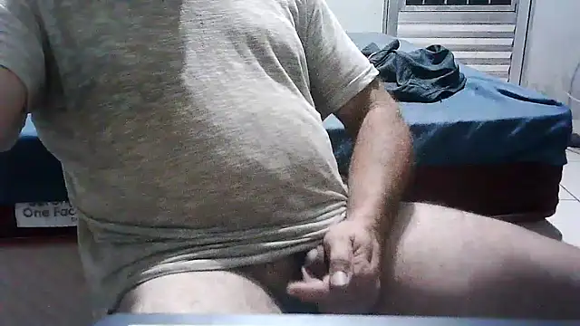 Snapshot of eduar570 chatting on March 2, 2:36 am eduar570 online show from March 2, 2:36 am