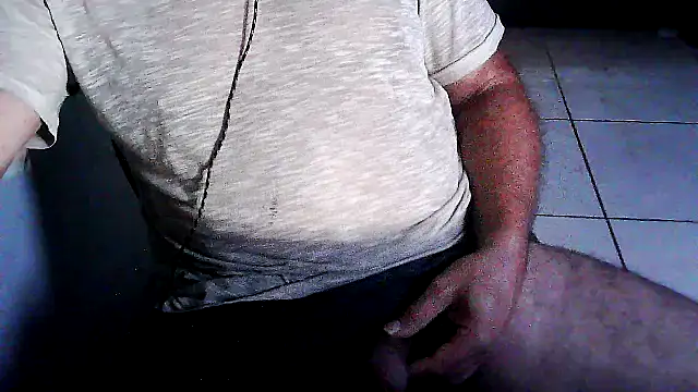 Snapshot of eduar570 chatting on April 2, 9:29 am eduar570 online show from April 2, 9:29 am