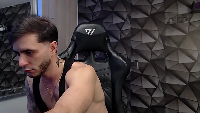 Latino stud4u online show from November 6, 11:15 pm