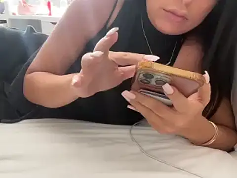 Snapshot of tbaexoxox chatting on November 13, 8:30 pm tbaexoxox online show from November 13, 8:30 pm