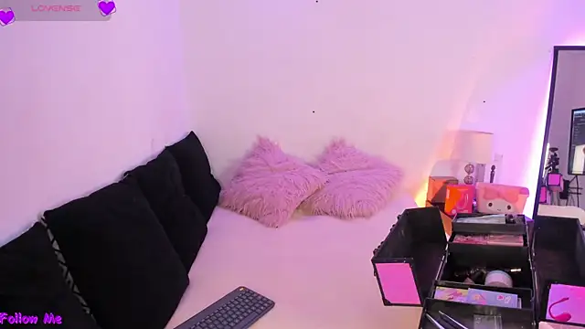 SophieRossi online show from October 23, 1:10 pm