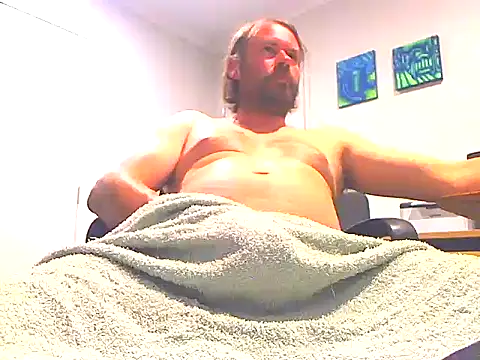 Snapshot of megaboy411 chatting on January 31, 10:20 am megaboy411 online show from January 31, 10:20 am