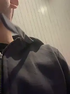 Snapshot of Taxidriver1988 chatting on March 12, 7:06 pm Taxidriver1988 online show from March 12, 7:06 pm