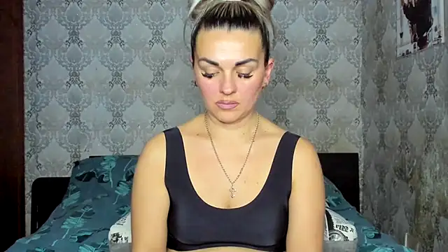 NicoletMoore online show from December 17, 8:37 pm