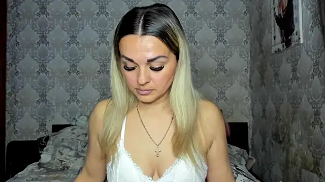 NicoletMoore online show from March 19, 8:35 pm