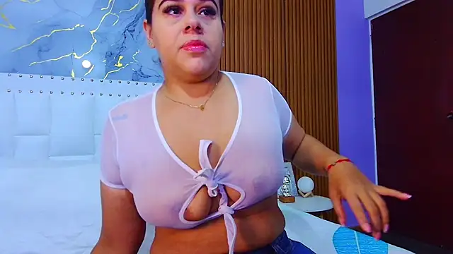 Snapshot of IrresistibleMilf chatting on January 27, 12:05 pm IrresistibleMilf online show from January 27, 12:05 pm