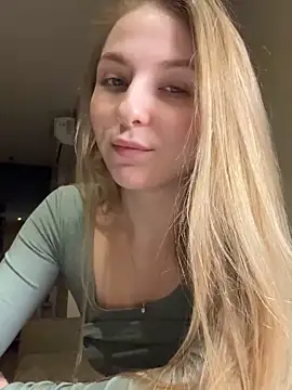 Snapshot of Aquilaris_ chatting on March 4, 6:18 pm Aquilaris  online show from March 4, 6:18 pm