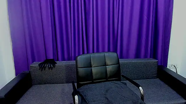 Snapshot of Anthony_Hard chatting on January 19, 7:47 pm Anthony Hard online show from January 19, 7:47 pm